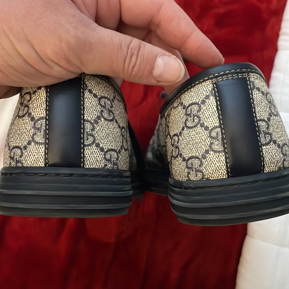 Authentic Gucci men’s low top sneakers
